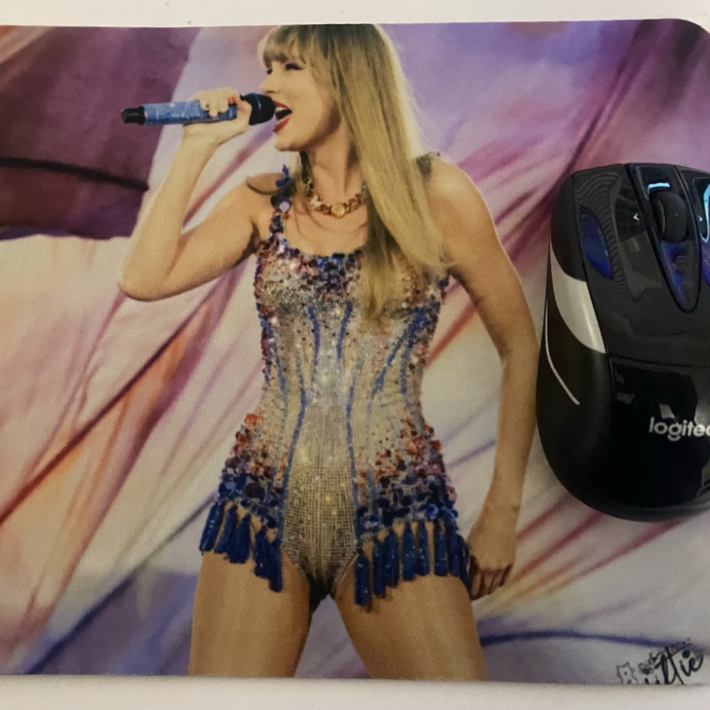 Colorful Singer Mousepad